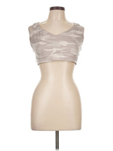 1 size - Lg(Estimated)